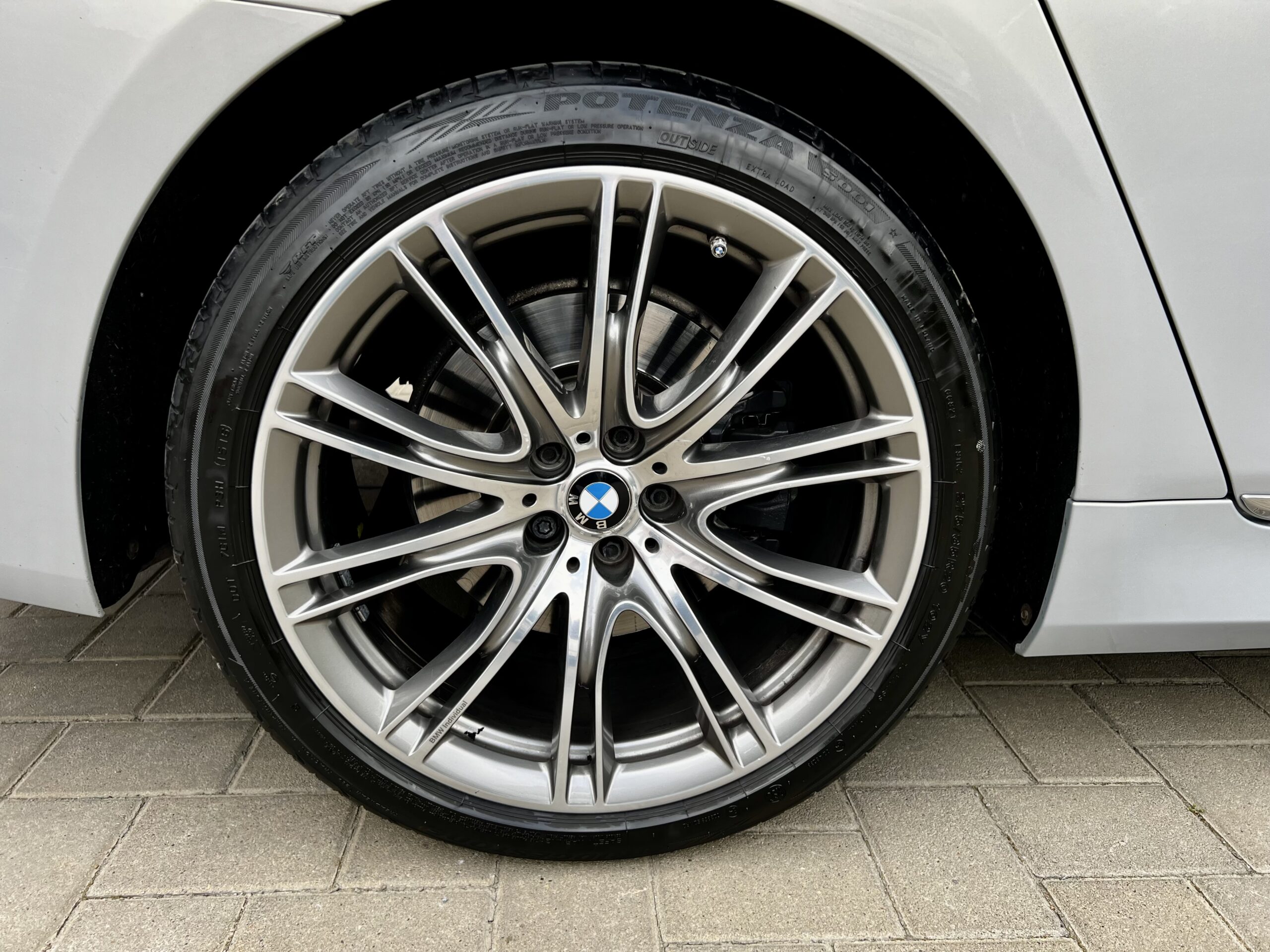 BMW Seria 740L xDrive  Individual