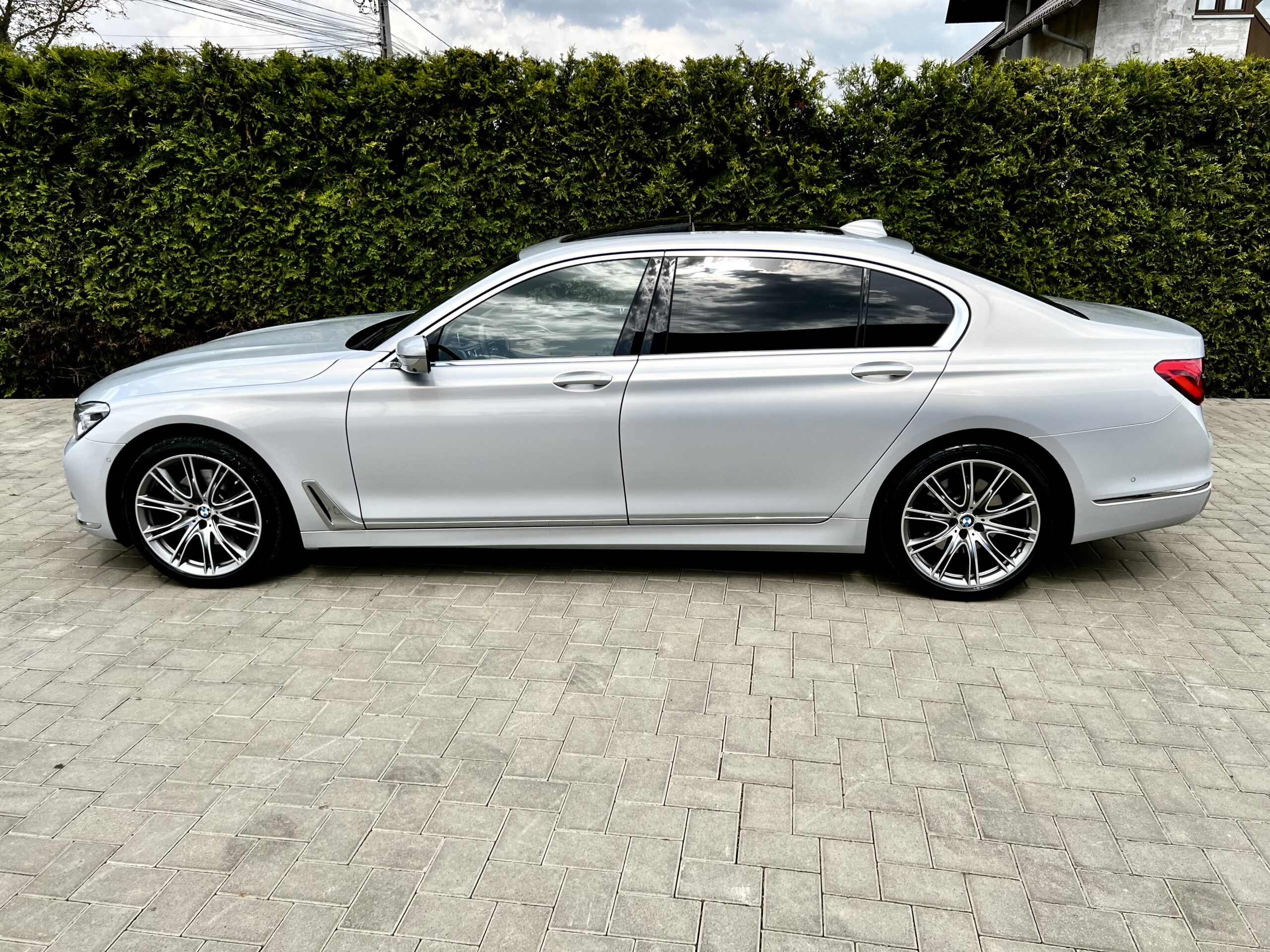 BMW Seria 740L xDrive  Individual