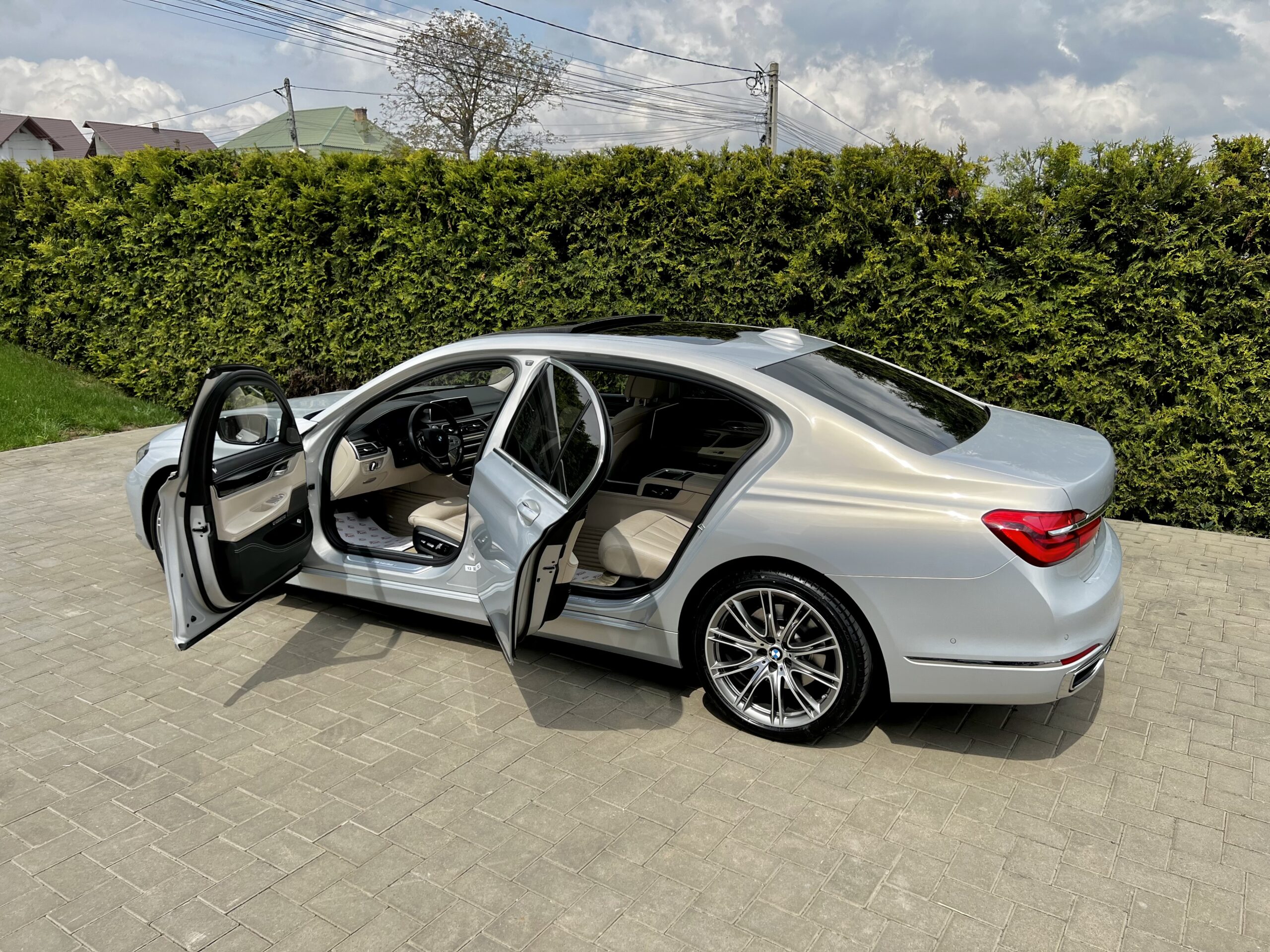 BMW Seria 740L xDrive  Individual