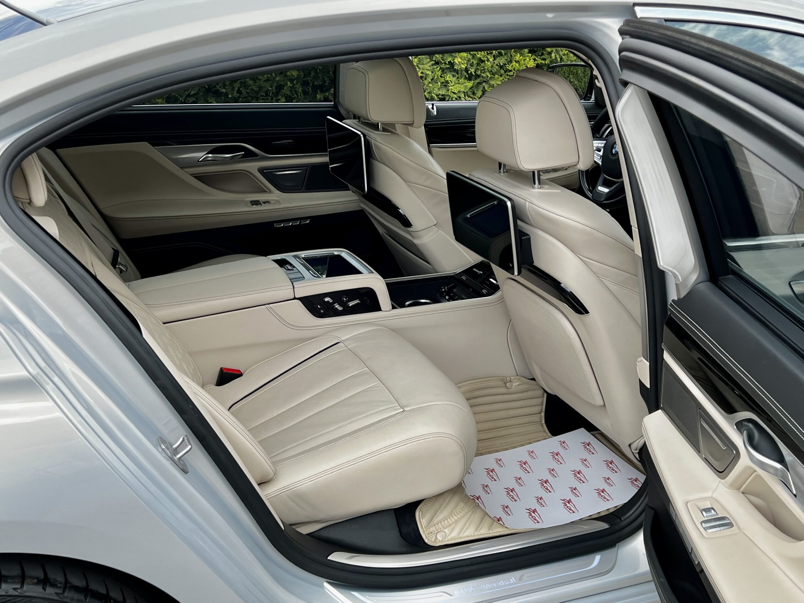 BMW Seria 740L xDrive  Individual