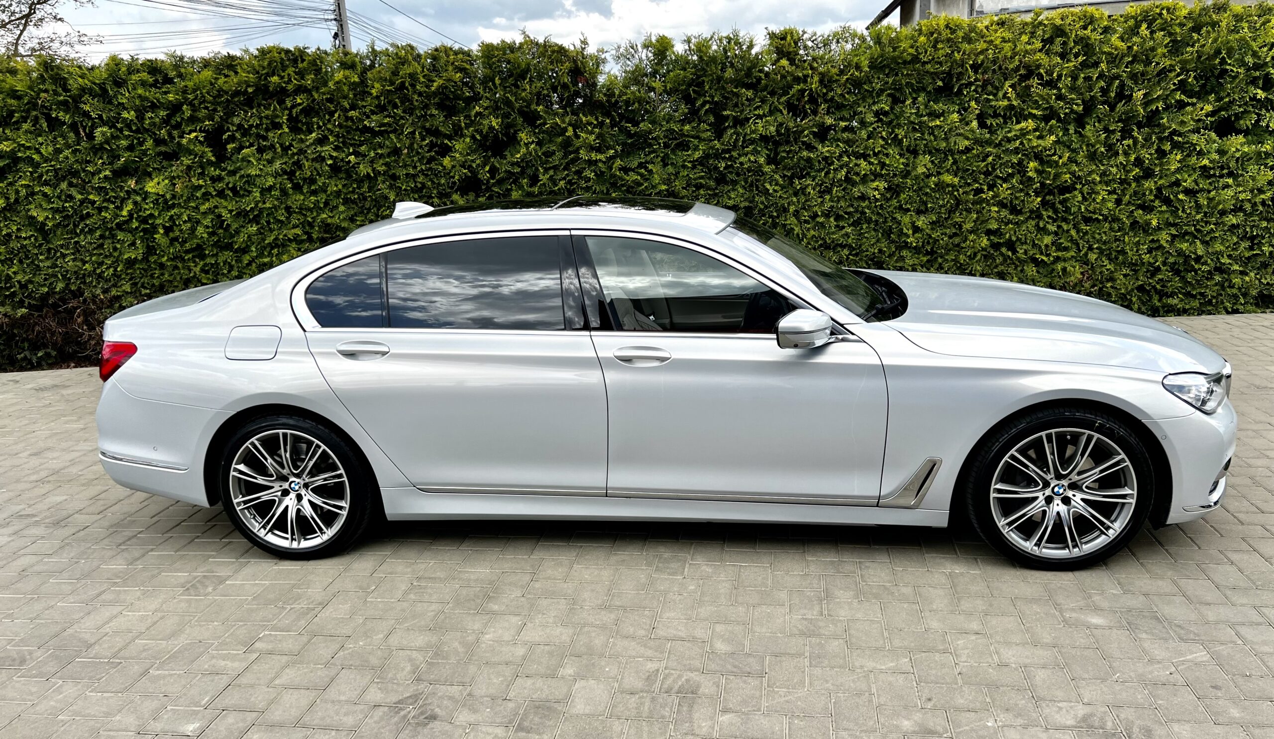 BMW Seria 740L xDrive  Individual