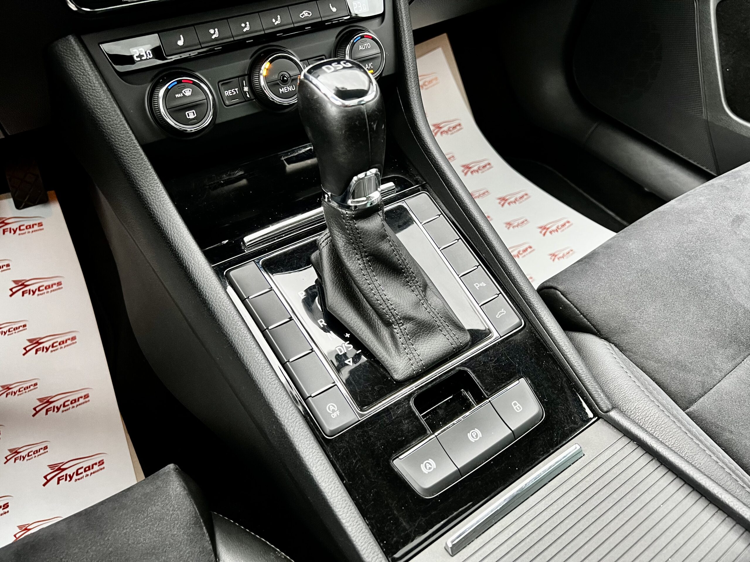 SKODA SUPERB COMBI 2.0 TDI  DSG 20.06.2016