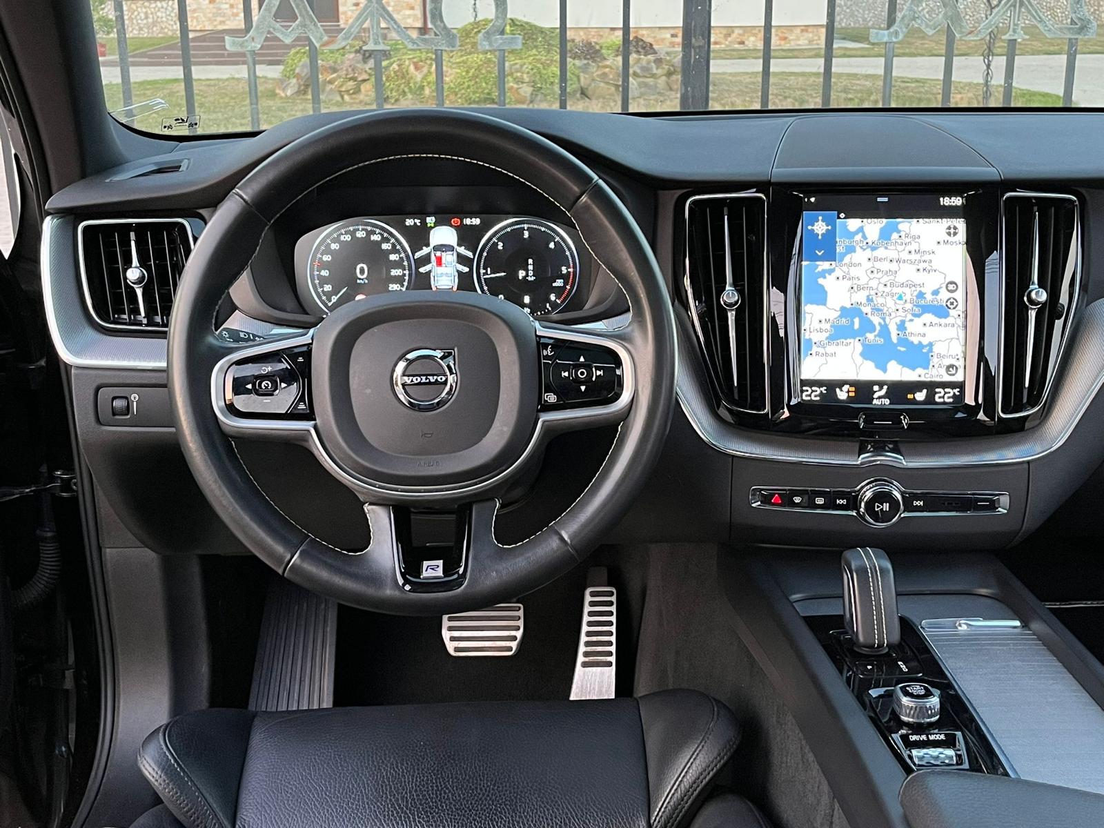 VOLVO XC 60 B4 R- Design AWD 197 Cp Automata 10.06.2020