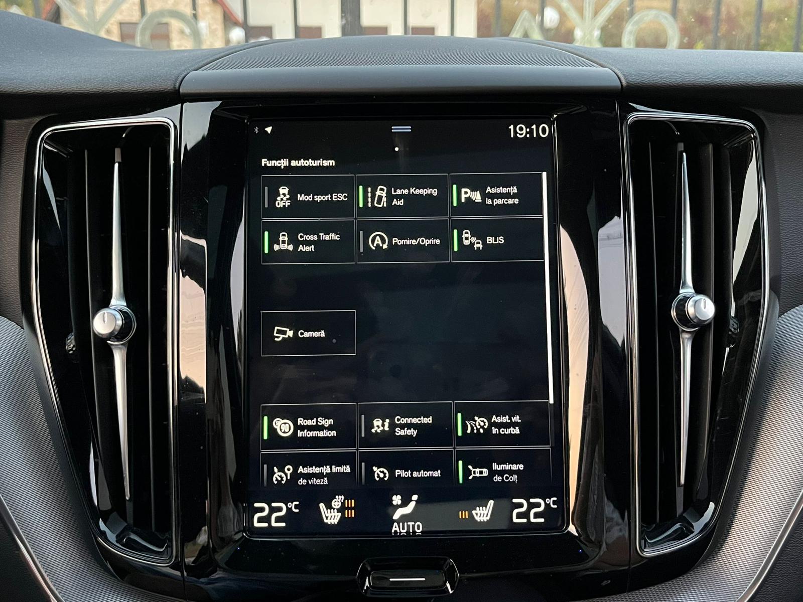 VOLVO XC 60 B4 R- Design AWD 197 Cp Automata 10.06.2020