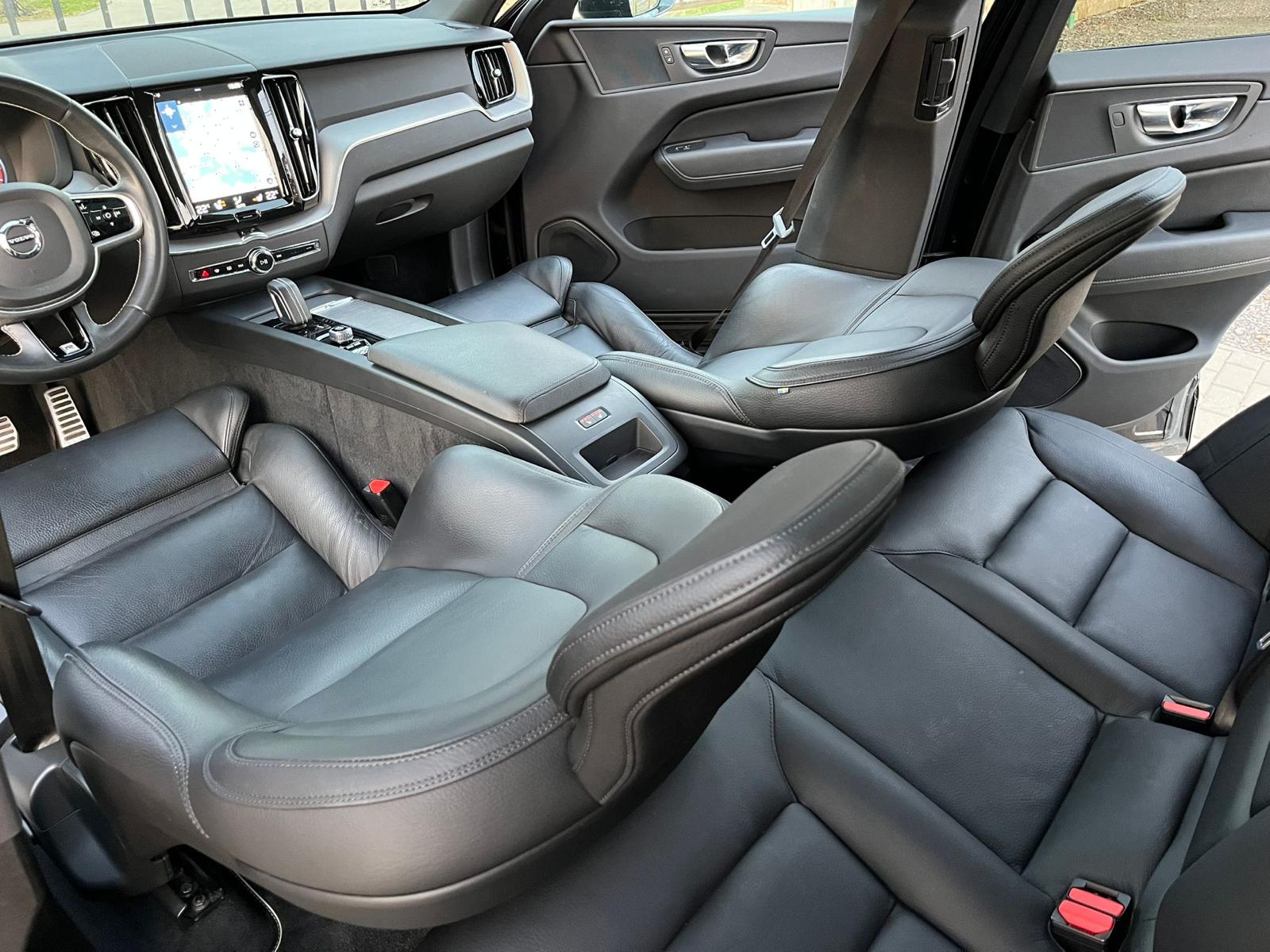 VOLVO XC 60 B4 R- Design AWD 197 Cp Automata 10.06.2020