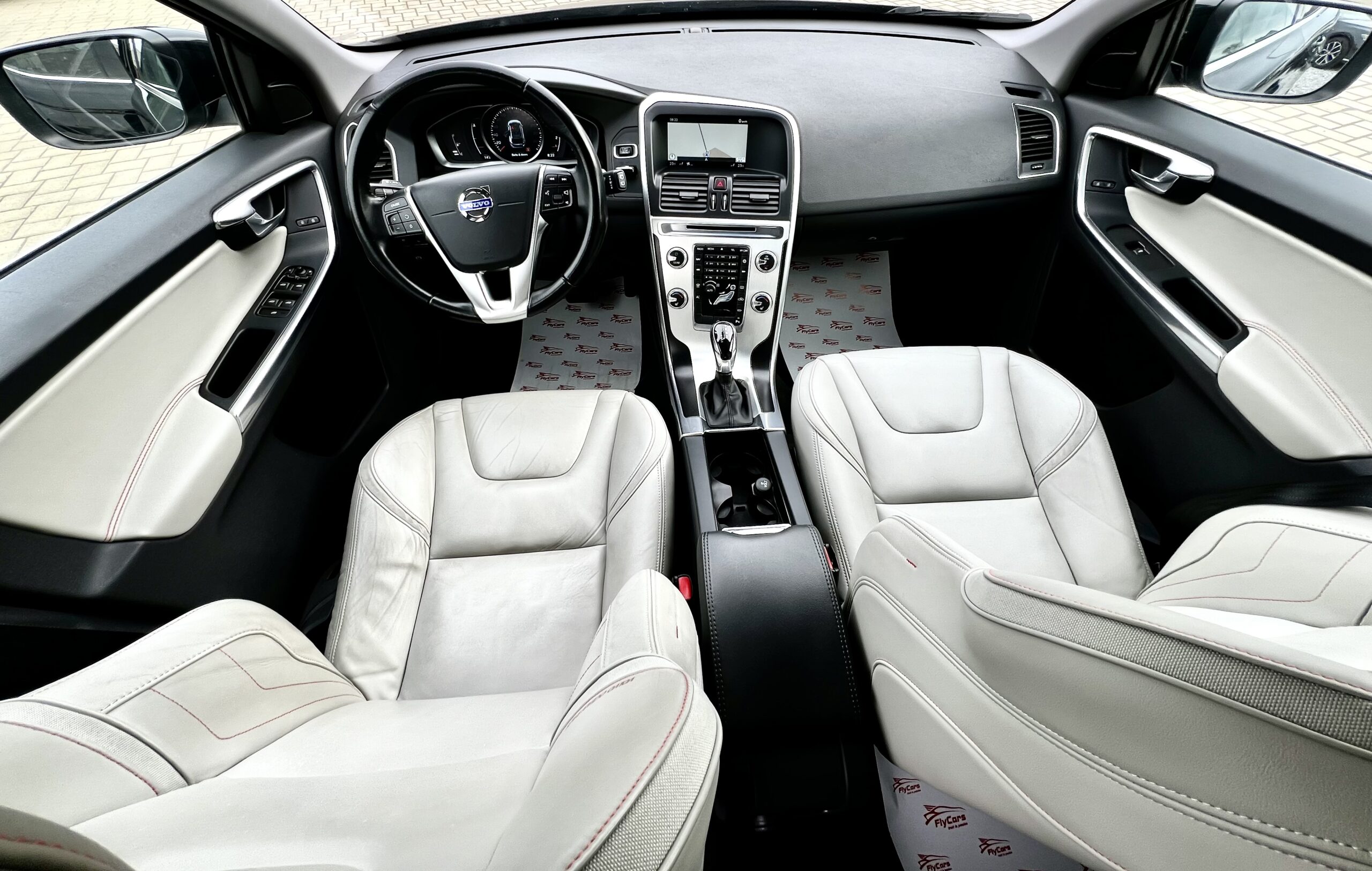 Volvo XC60 D4 Ocean Race – Diesel – Automatic – 181 hp