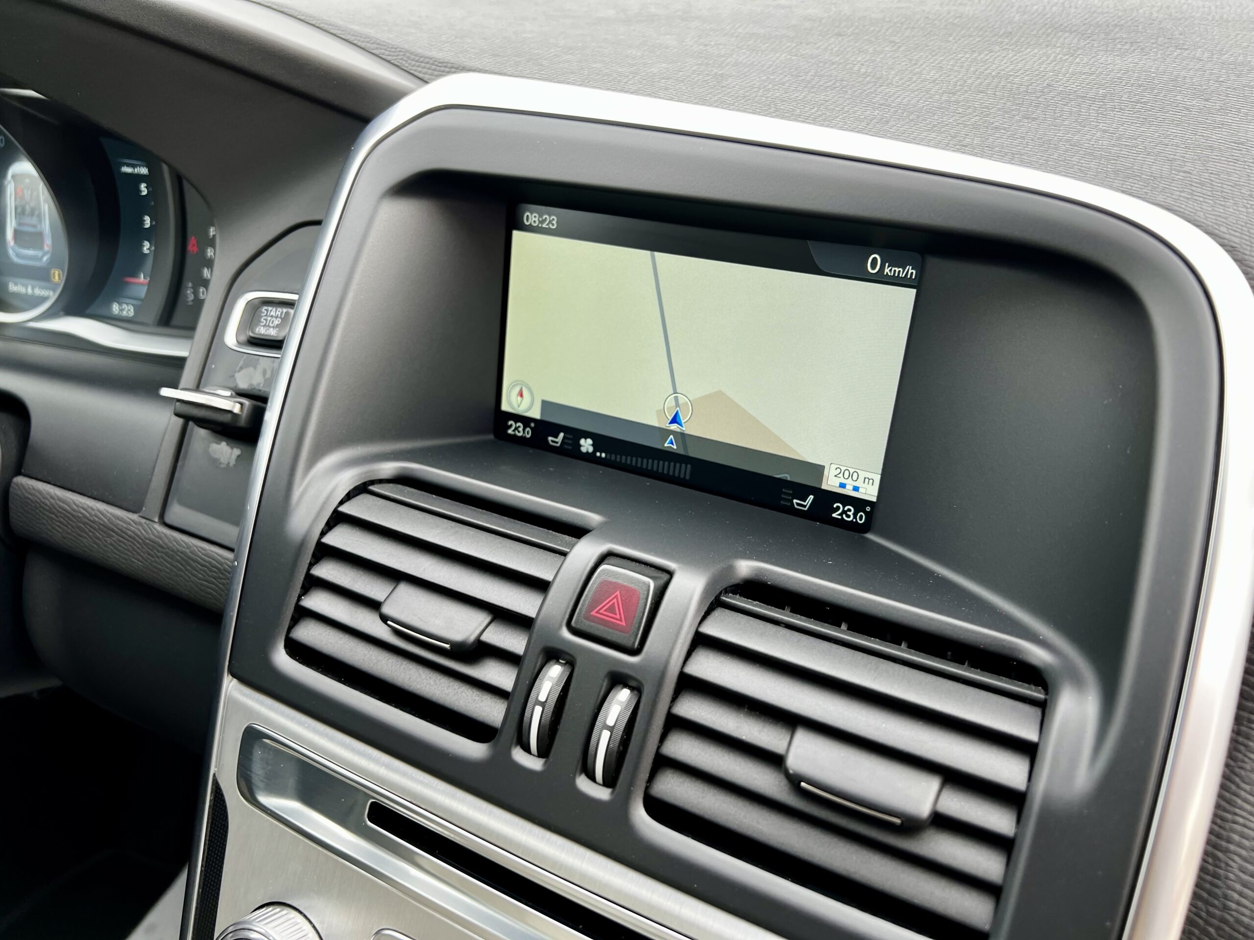 Volvo XC60 D4 Ocean Race – Diesel – Automatic – 181 hp