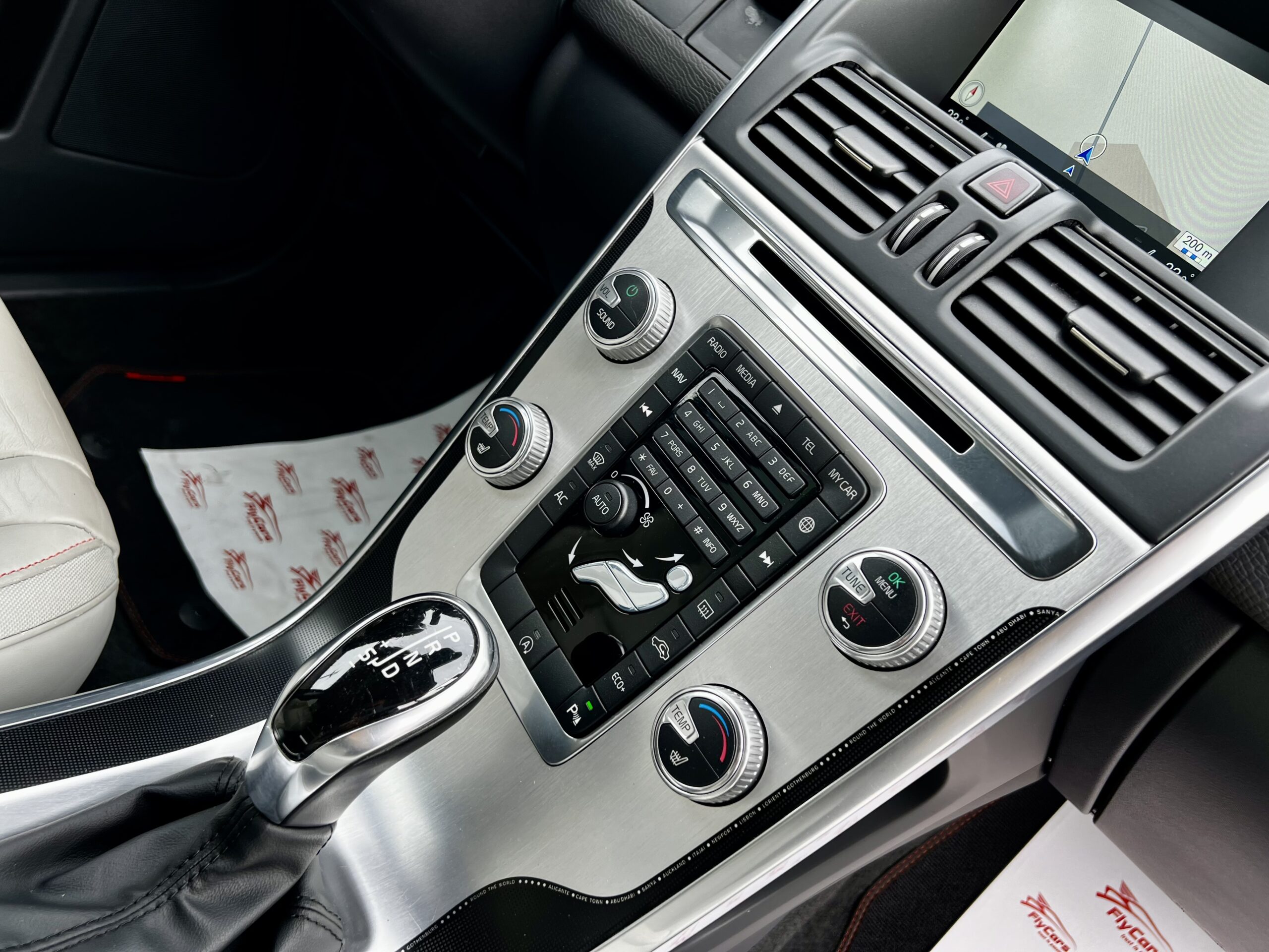 Volvo XC60 D4 Ocean Race – Diesel – Automatic – 181 hp