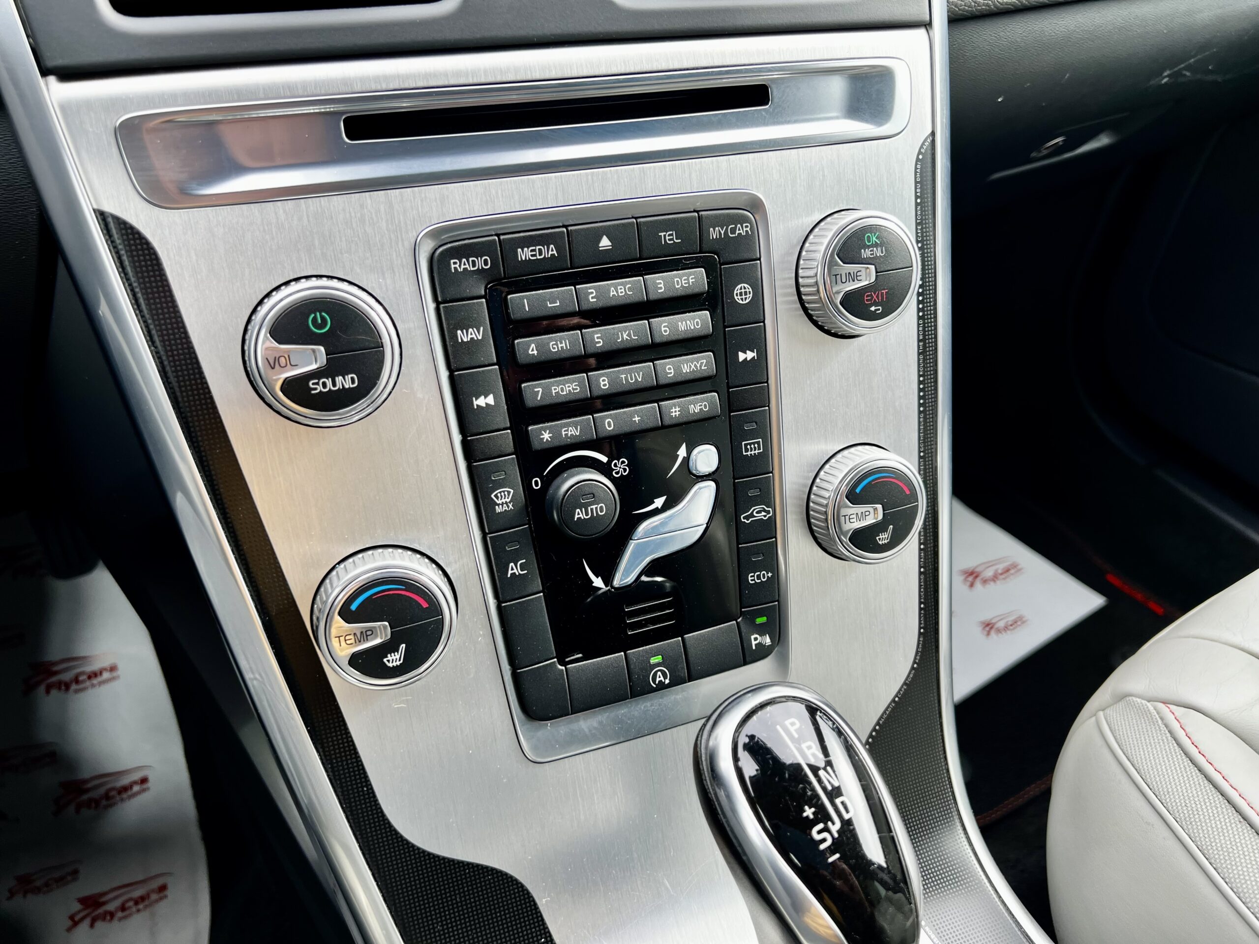 Volvo XC60 D4 Ocean Race – Diesel – Automatic – 181 hp