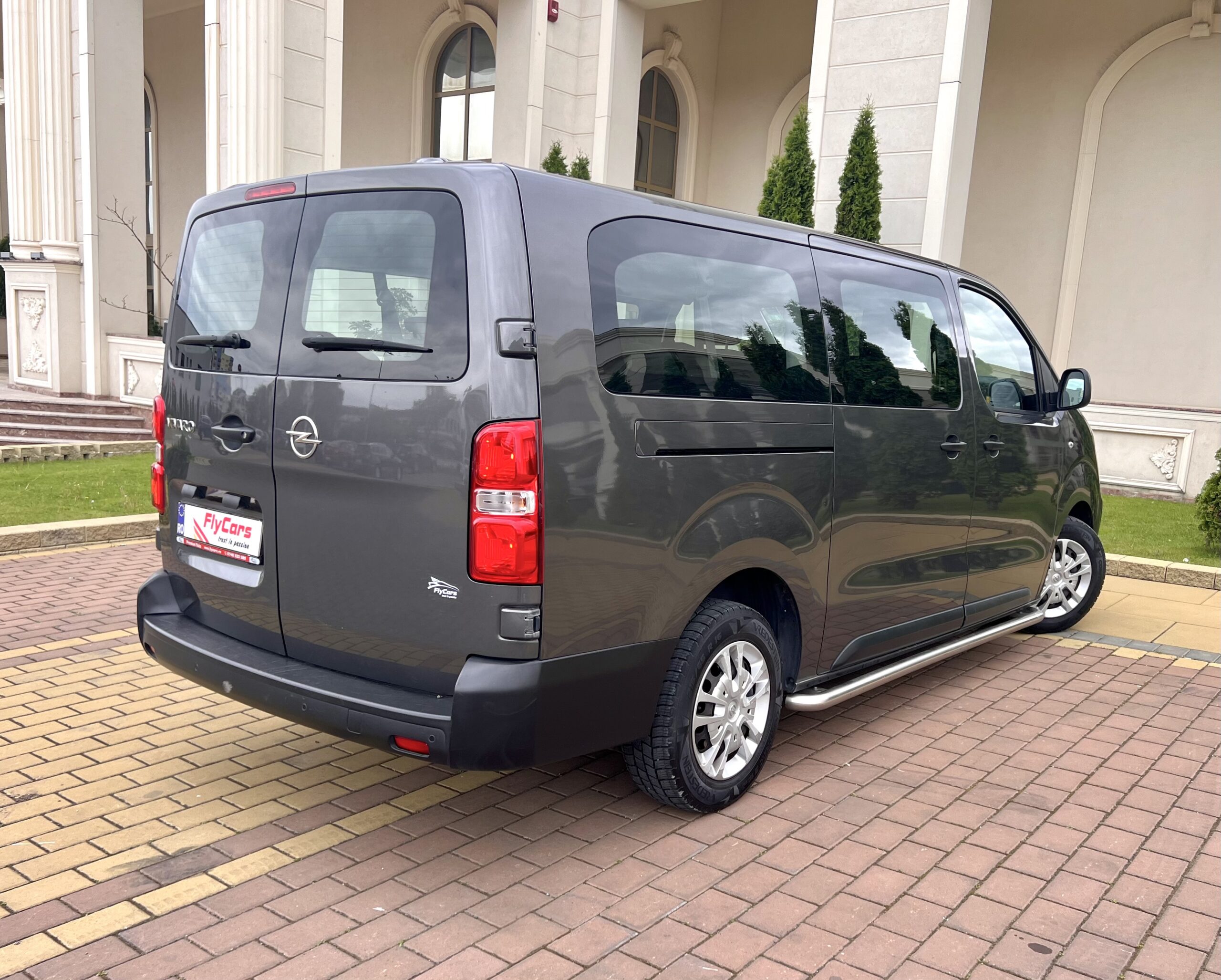 Opel Vivaro L2H1 1.5 CDTI / 8+1 / 26.10.2020