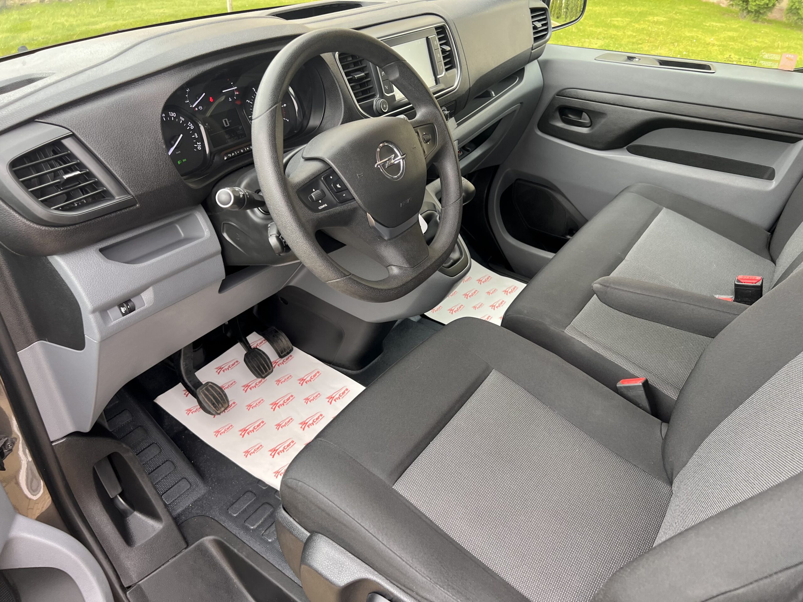 Opel Vivaro L2H1 1.5 CDTI / 8+1 / 26.10.2020