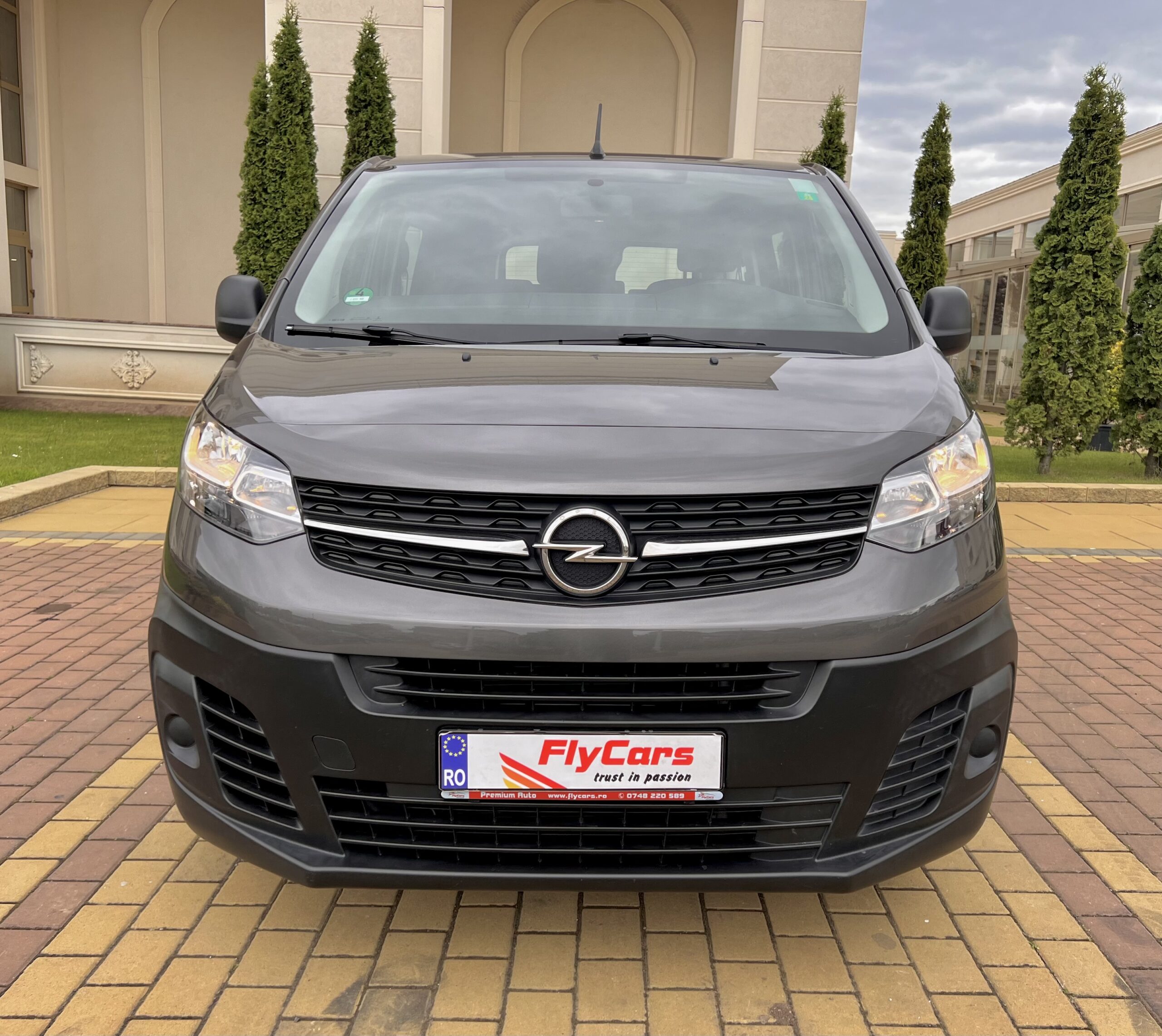 Opel Vivaro L2H1 1.5 CDTI / 8+1 / 26.10.2020