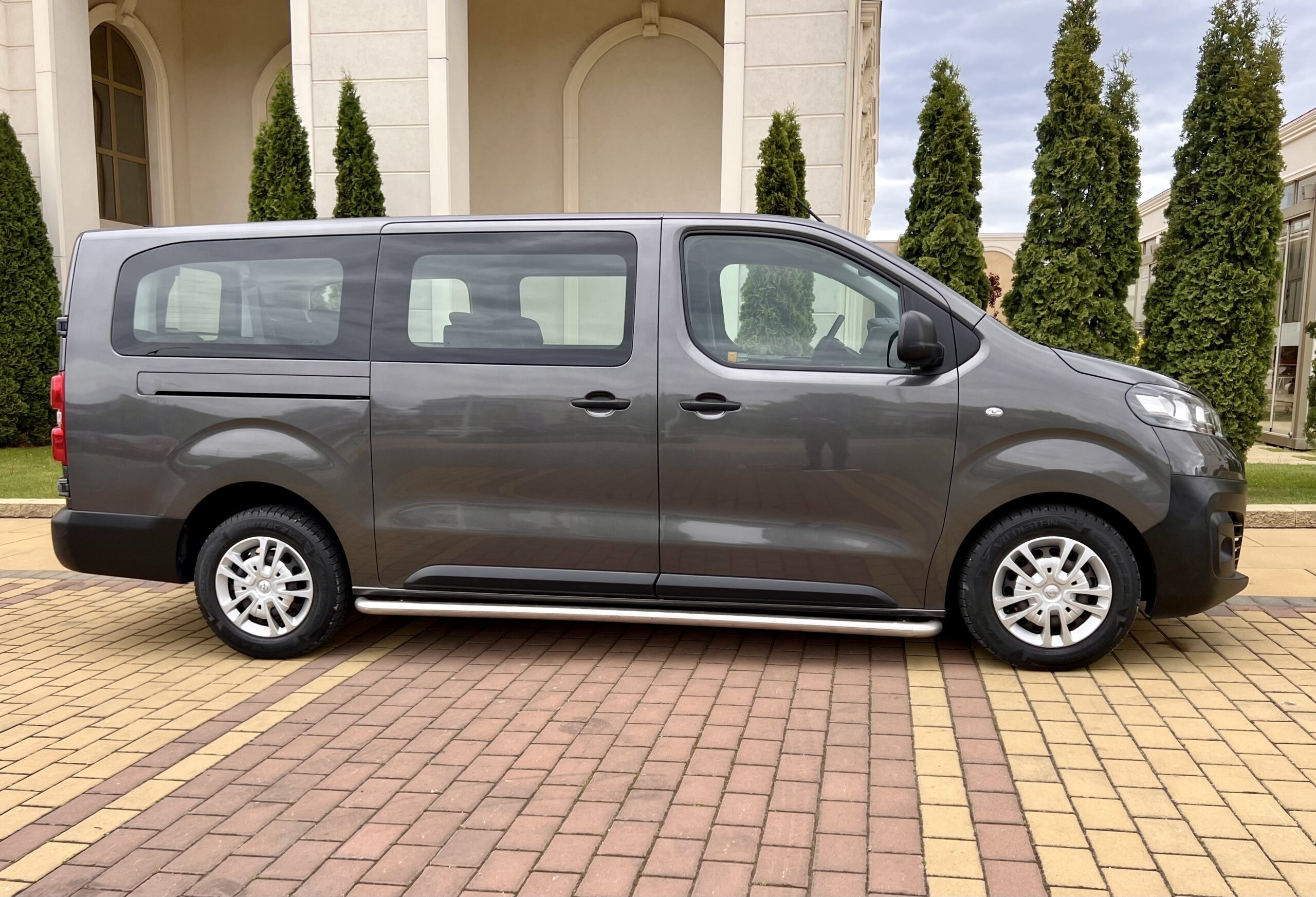 Opel Vivaro L2H1 1.5 CDTI / 8+1 / 26.10.2020