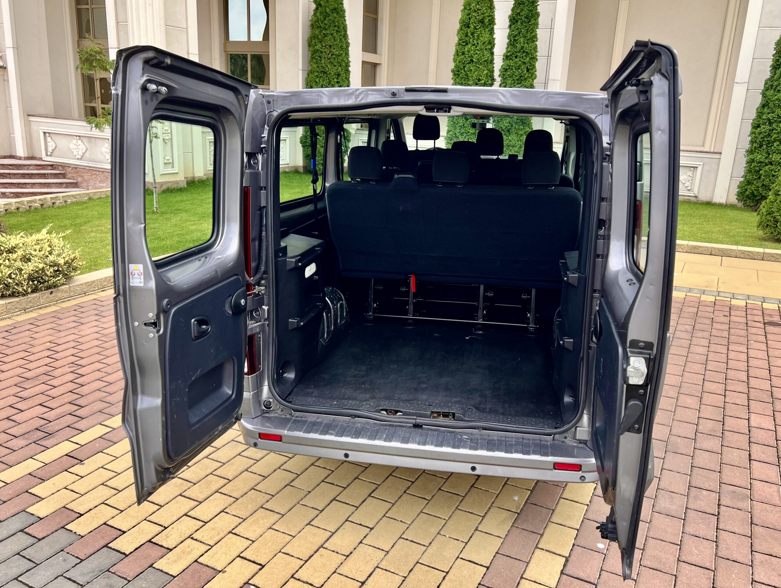 Opel Vivaro L2H1 1.6 CDTI / 8+1 / 26.01.2018