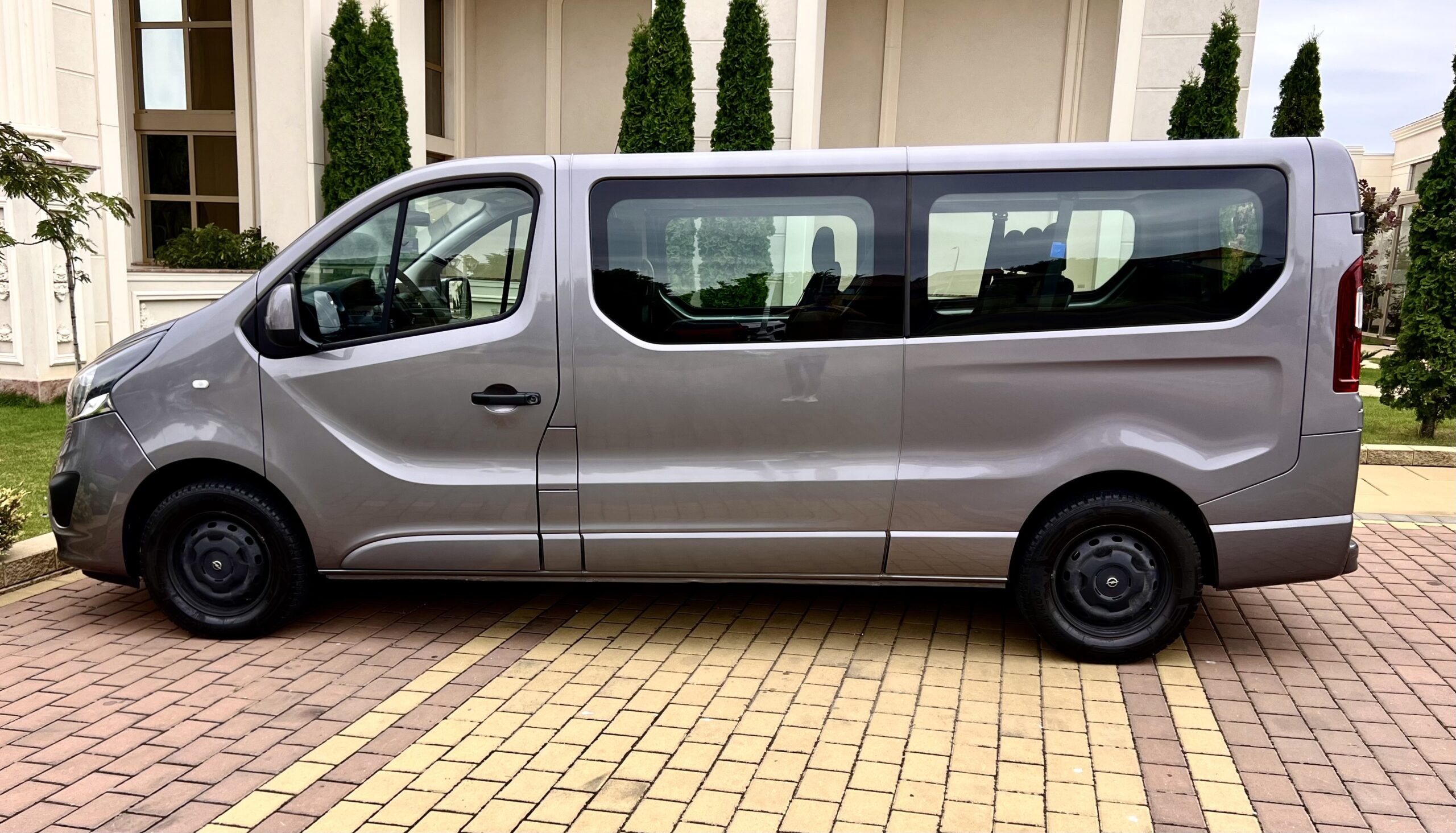 Opel Vivaro L2H1 1.6 CDTI / 8+1 / 26.01.2018