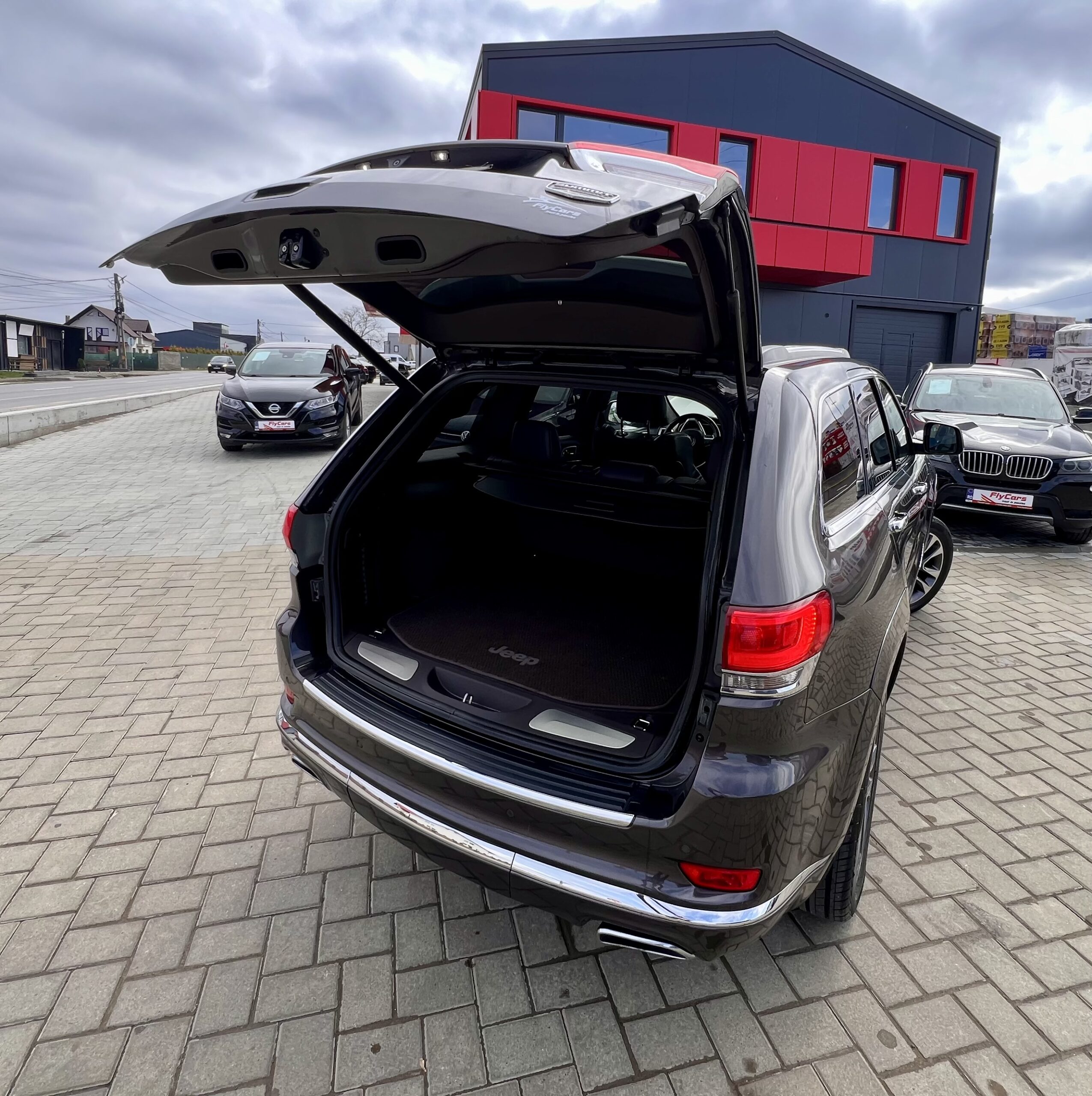 Jeep Grand-Cherokee 3.0 AT Summit 29.05.2018